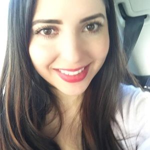 Meet your Posher, Valeria